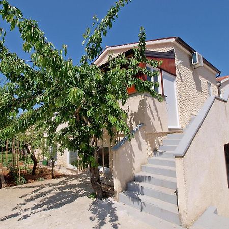 Apartemnts Guido 762 Apartment Pjescana Uvala Exterior photo
