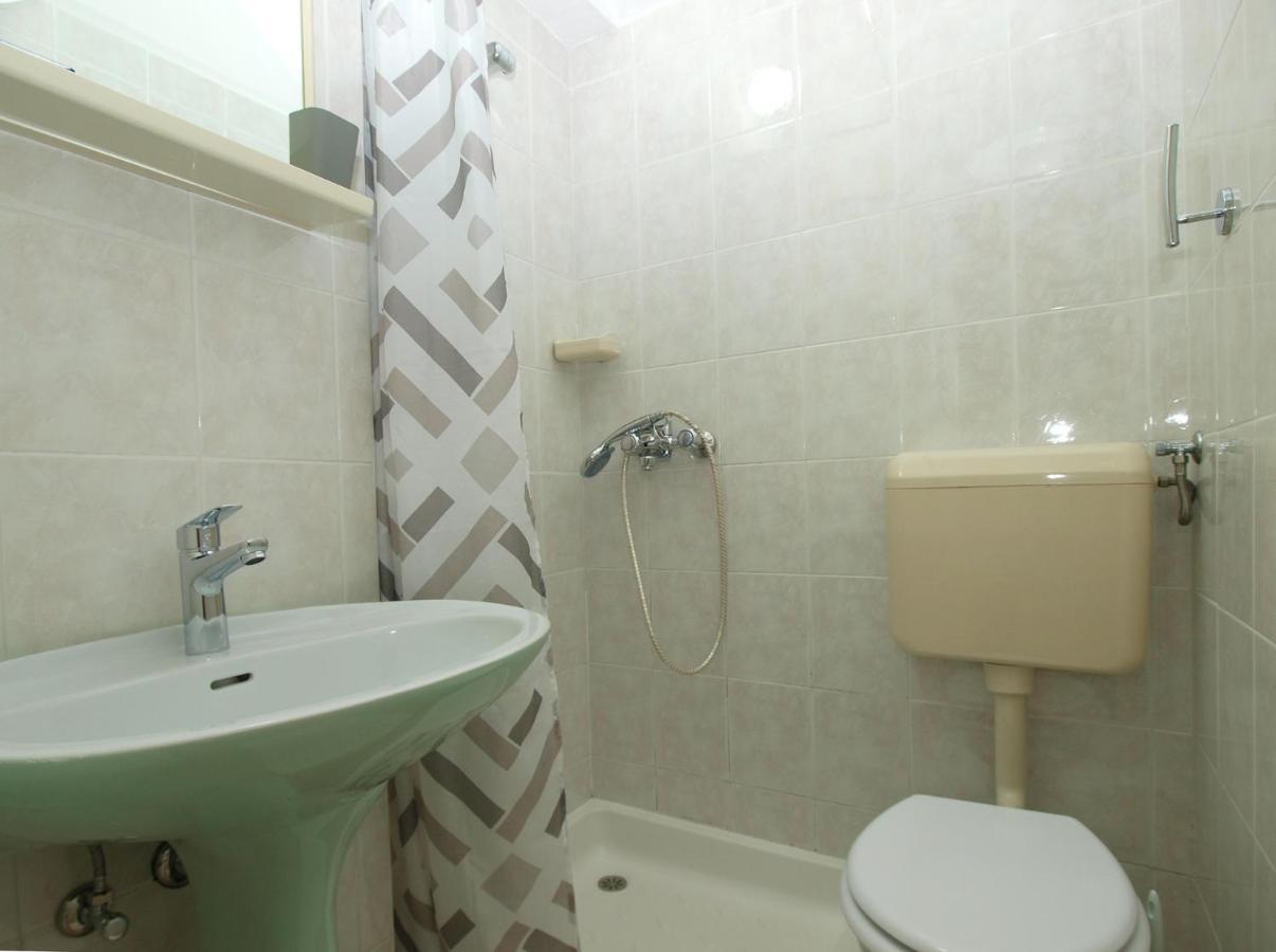 Apartemnts Guido 762 Apartment Pjescana Uvala Exterior photo