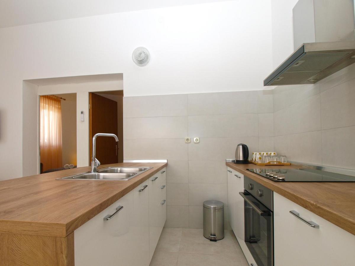 Apartemnts Guido 762 Apartment Pjescana Uvala Exterior photo