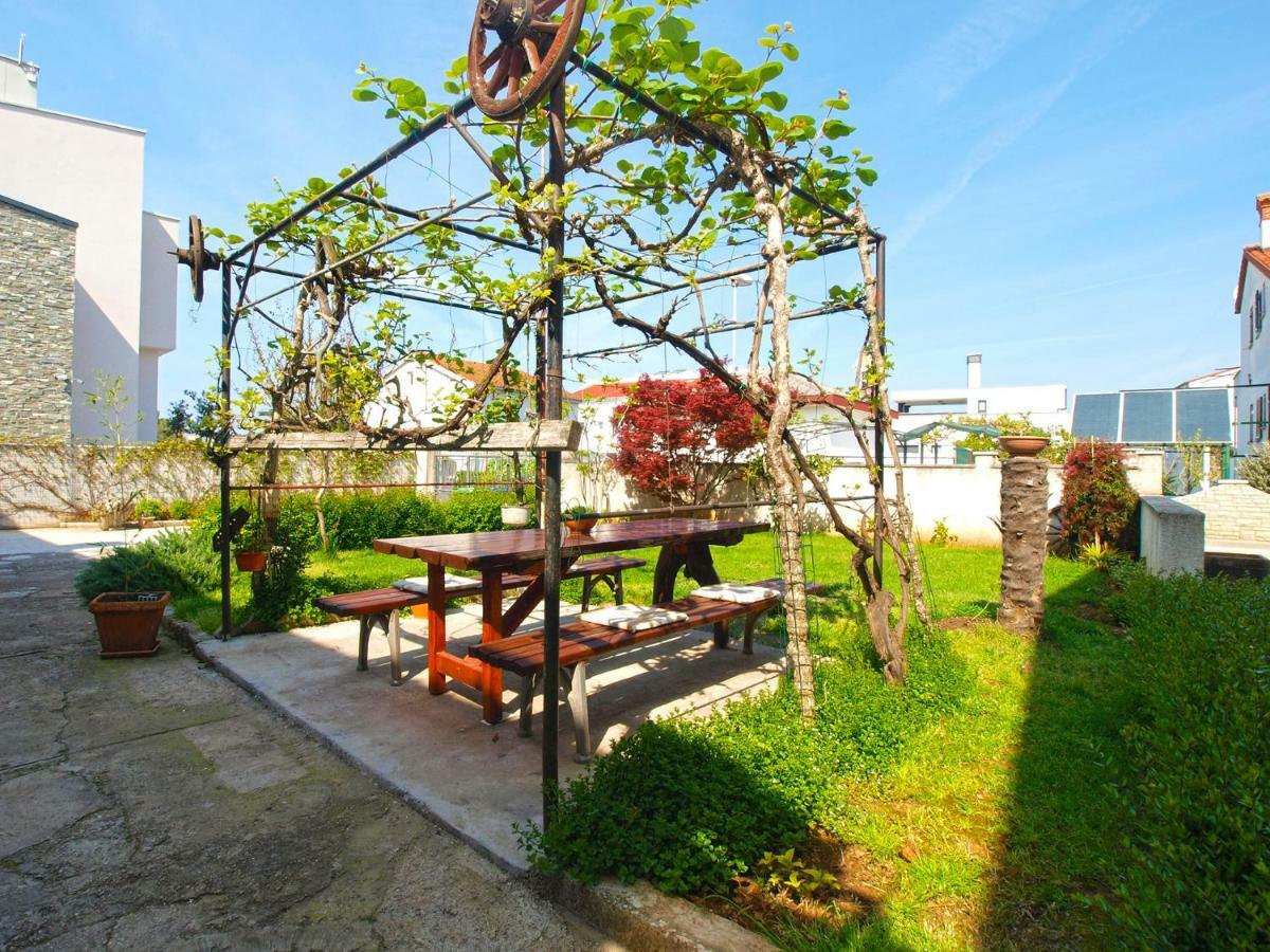Apartemnts Guido 762 Apartment Pjescana Uvala Exterior photo